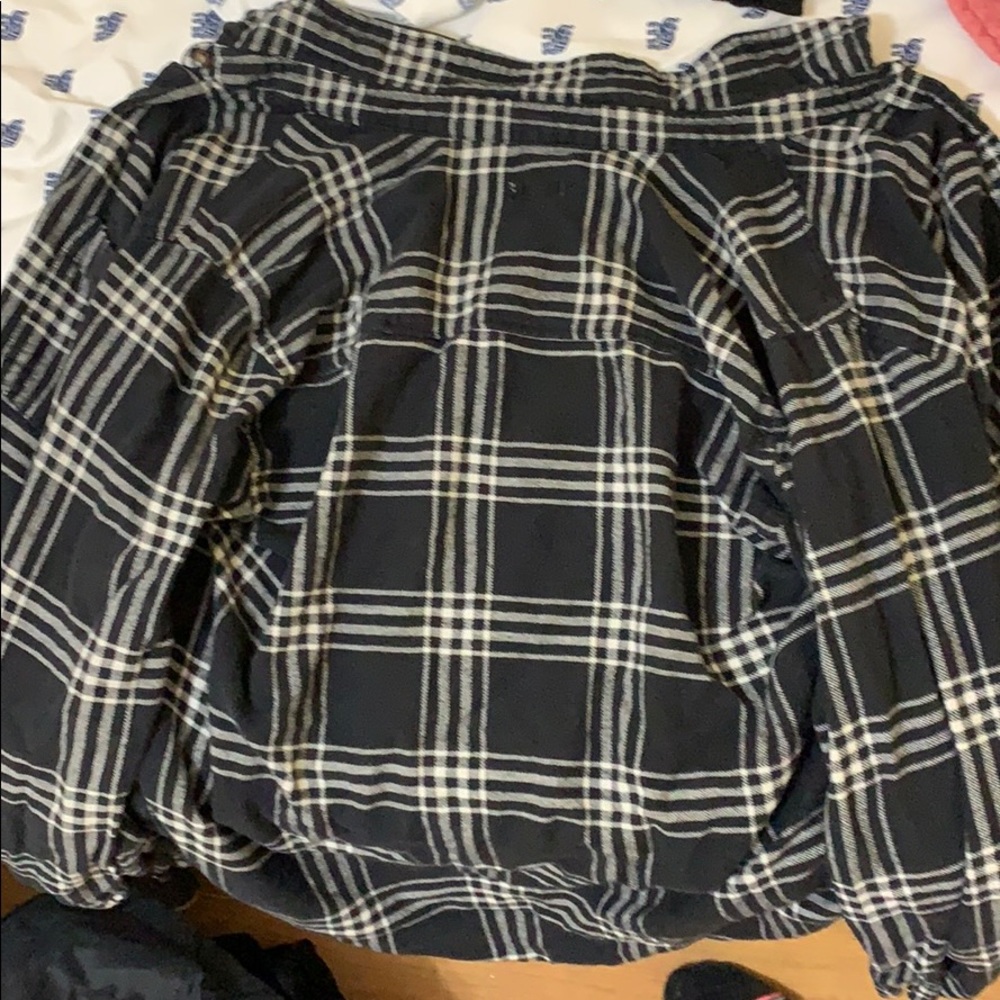 A hollister black flannel
